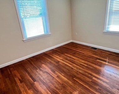 4816 Seminole Avenue - Photo Thumbnail 14