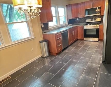 4816 Seminole Avenue - Photo Thumbnail 6