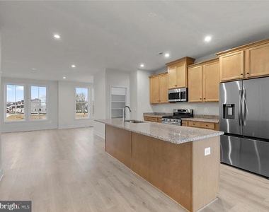 127 Galaxy Place - Photo Thumbnail 2