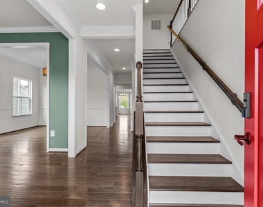 109 Emperor Drive - Photo Thumbnail 2