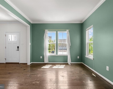 109 Emperor Drive - Photo Thumbnail 8