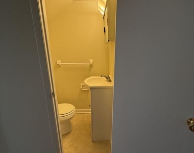 539 Willis Street - Photo Thumbnail 7
