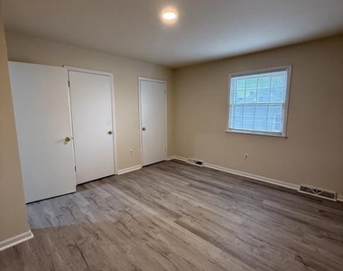 539 Willis Street - Photo Thumbnail 12