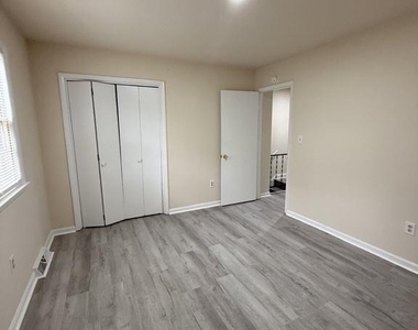 539 Willis Street - Photo Thumbnail 9