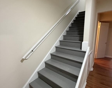 539 Willis Street - Photo Thumbnail 8