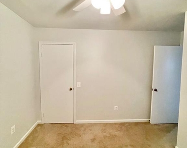 1208 W Abingdon Drive - Photo Thumbnail 18