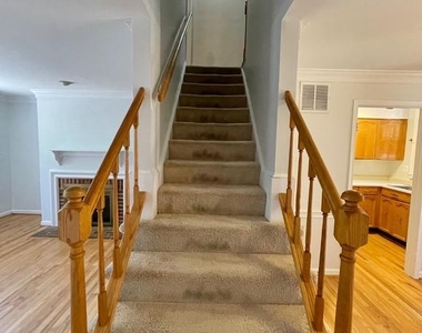 1208 W Abingdon Drive - Photo Thumbnail 12