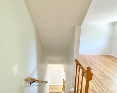 1208 W Abingdon Drive - Photo Thumbnail 23