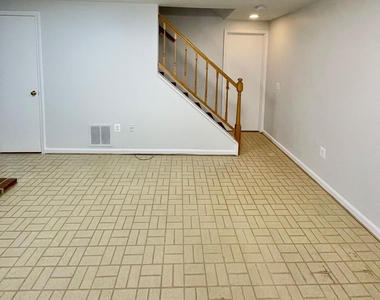 1208 W Abingdon Drive - Photo Thumbnail 26
