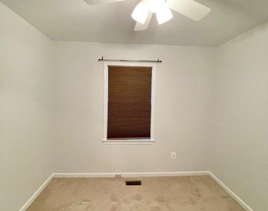1208 W Abingdon Drive - Photo Thumbnail 16