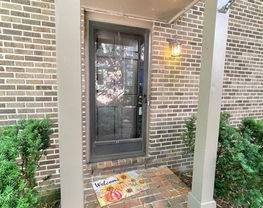 1208 W Abingdon Drive - Photo Thumbnail 2