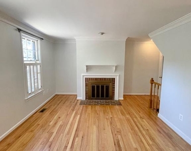 1208 W Abingdon Drive - Photo Thumbnail 3