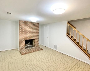 1208 W Abingdon Drive - Photo Thumbnail 25