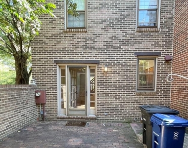 1208 W Abingdon Drive - Photo Thumbnail 28