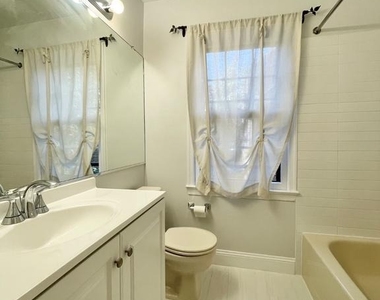1208 W Abingdon Drive - Photo Thumbnail 19