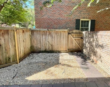 1208 W Abingdon Drive - Photo Thumbnail 29