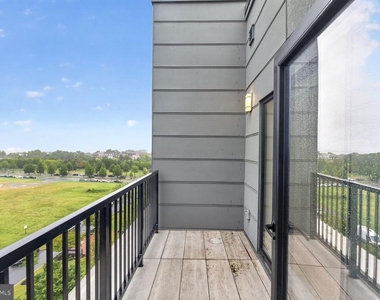 701 Swann Avenue - Photo Thumbnail 12