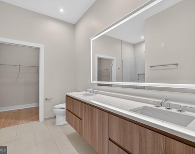 701 Swann Avenue - Photo Thumbnail 17