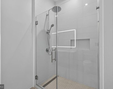 701 Swann Avenue - Photo Thumbnail 18