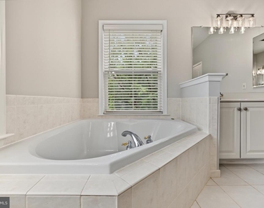 5256 Bessley Place - Photo Thumbnail 54