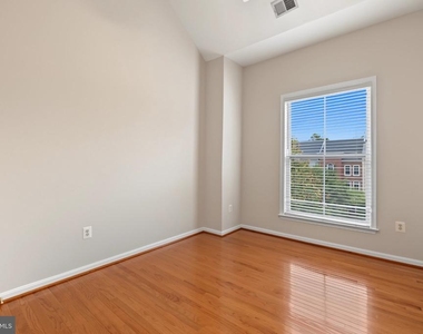 5256 Bessley Place - Photo Thumbnail 58