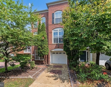 5256 Bessley Place - Photo Thumbnail 4