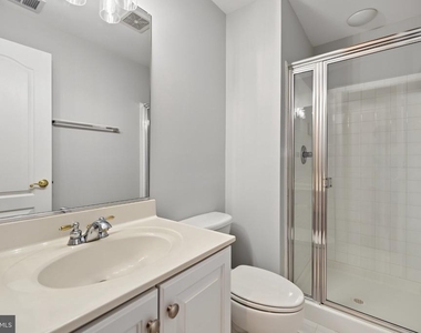 5256 Bessley Place - Photo Thumbnail 8