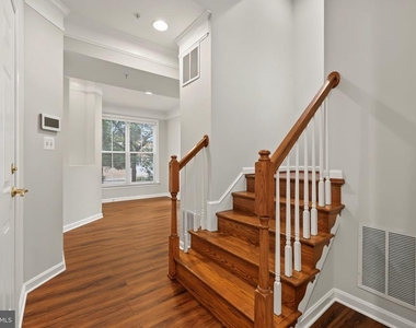 5256 Bessley Place - Photo Thumbnail 7