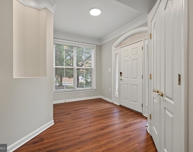 5256 Bessley Place - Photo Thumbnail 5