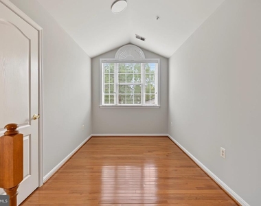 5256 Bessley Place - Photo Thumbnail 65