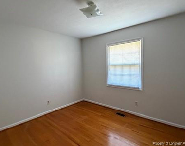 750 Burgoyne Drive - Photo Thumbnail 10
