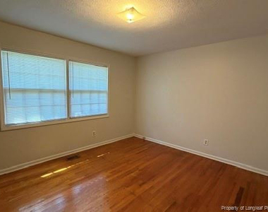 750 Burgoyne Drive - Photo Thumbnail 9