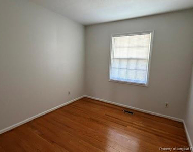 750 Burgoyne Drive - Photo Thumbnail 11