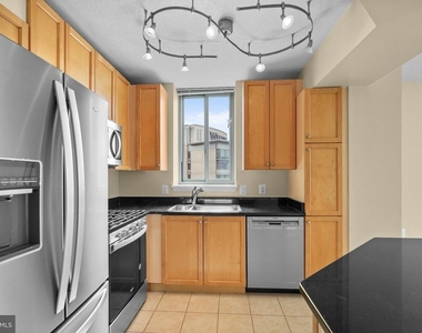 851 N Glebe Road N - Photo Thumbnail 8