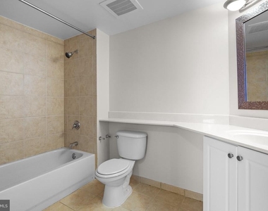 851 N Glebe Road N - Photo Thumbnail 13