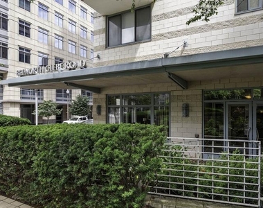 851 N Glebe Road N - Photo Thumbnail 1