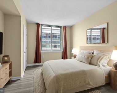 851 N Glebe Road N - Photo Thumbnail 12