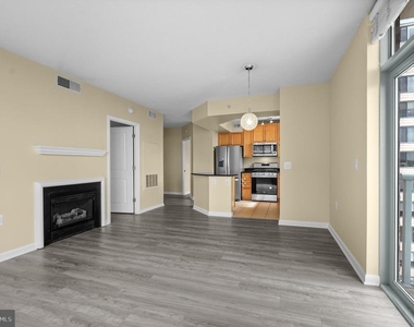 851 N Glebe Road N - Photo Thumbnail 11