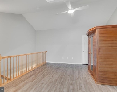 1507 N Colonial Terrace - Photo Thumbnail 32