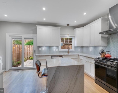1507 N Colonial Terrace - Photo Thumbnail 10