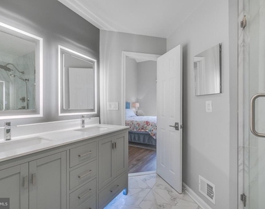 1507 N Colonial Terrace - Photo Thumbnail 26