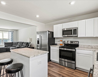 1107 Pale Moss Drive - Photo Thumbnail 4