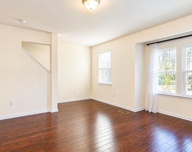 4956 Highcroft Drive - Photo Thumbnail 14