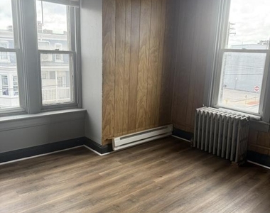 108 N Penn Street - Photo Thumbnail 4