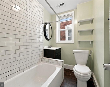 586 Martin Street - Photo Thumbnail 12