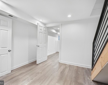 810 Diamond Street - Photo Thumbnail 12