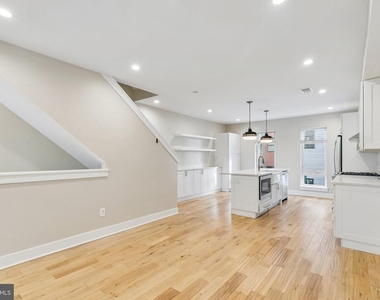 1811 Blair Street - Photo Thumbnail 2