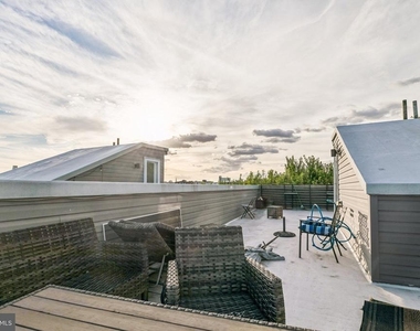 1811 Blair Street - Photo Thumbnail 44