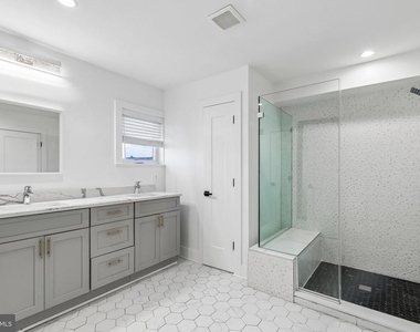 1811 Blair Street - Photo Thumbnail 30