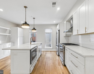 1811 Blair Street - Photo Thumbnail 3